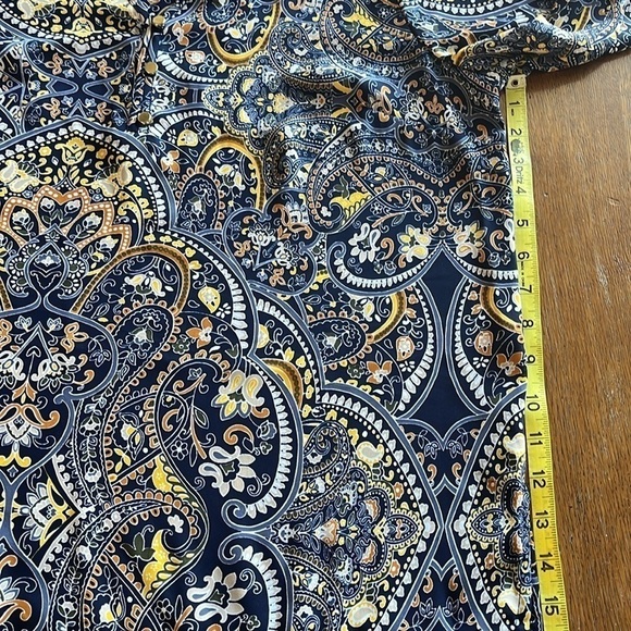 Liz Claiborne Blue Yellow Paisley Print Gold Buttons V-neck Size M Long Sleeve - Picture 10 of 14